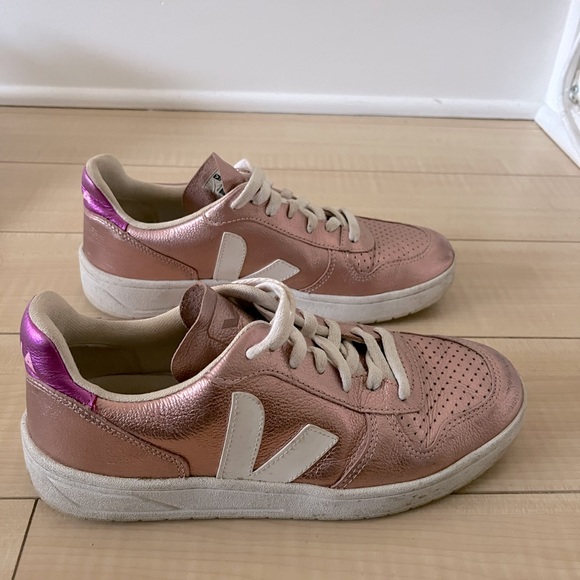 Veja Shoes - Veja V10 Metallic Pink Sneakers - Excellent condition!